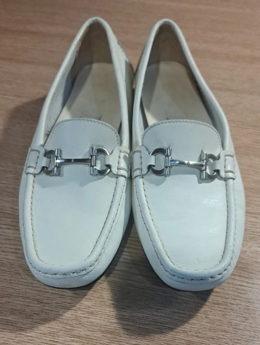 Salvatore Ferragamo Gancini Driving Flats 9.5 - Picture 3 of 14